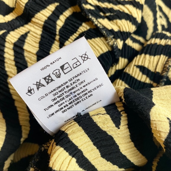 Faithfull the Brand Ilia Mini Dress Size Large - Picture 6 of 6